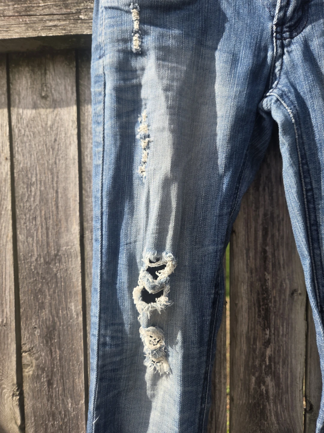 DaVinci Distressed Denim Jeans - photo 3