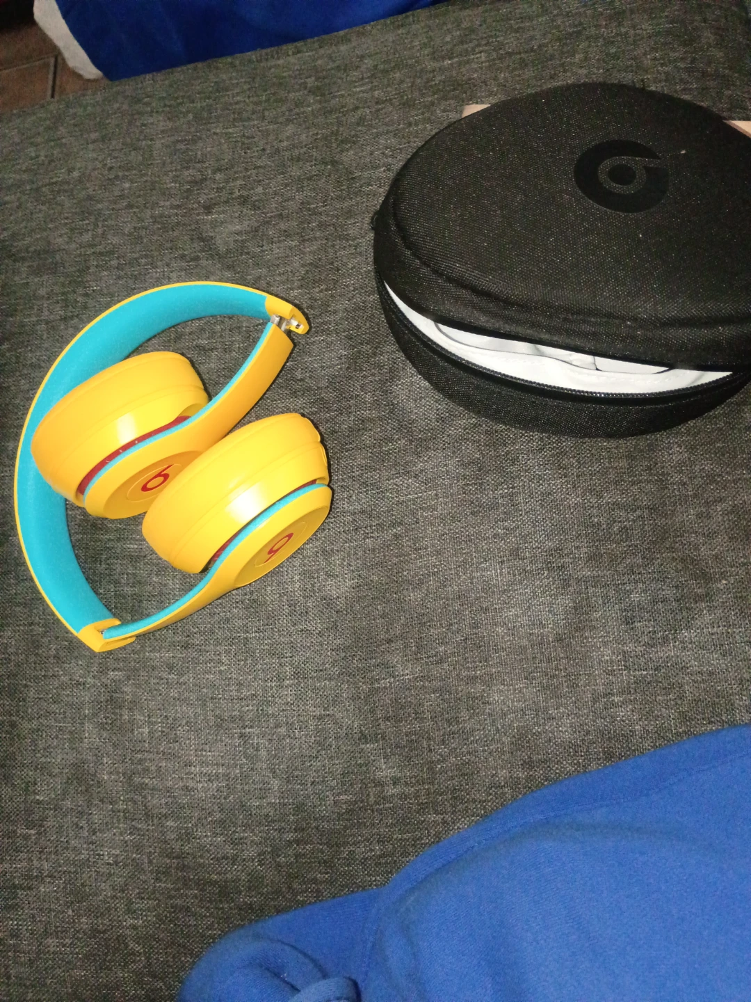 Beats Solo3 Wireless Headphones Yellow and Blue - photo 2