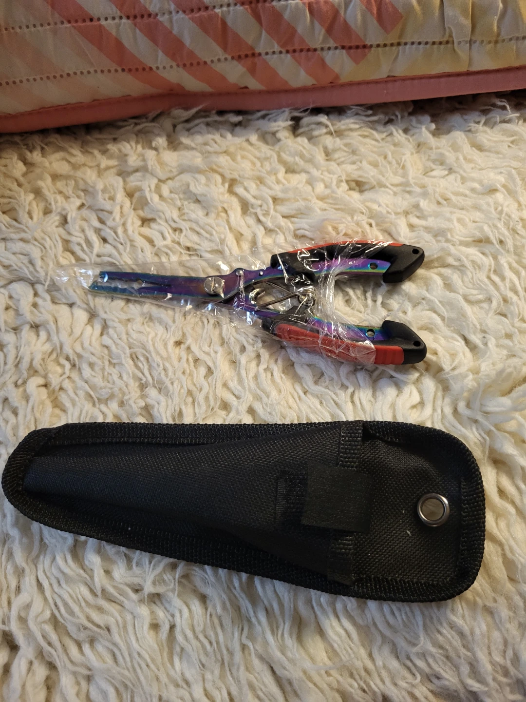 Rainbow Fishing Pliers with Sheath 🏈