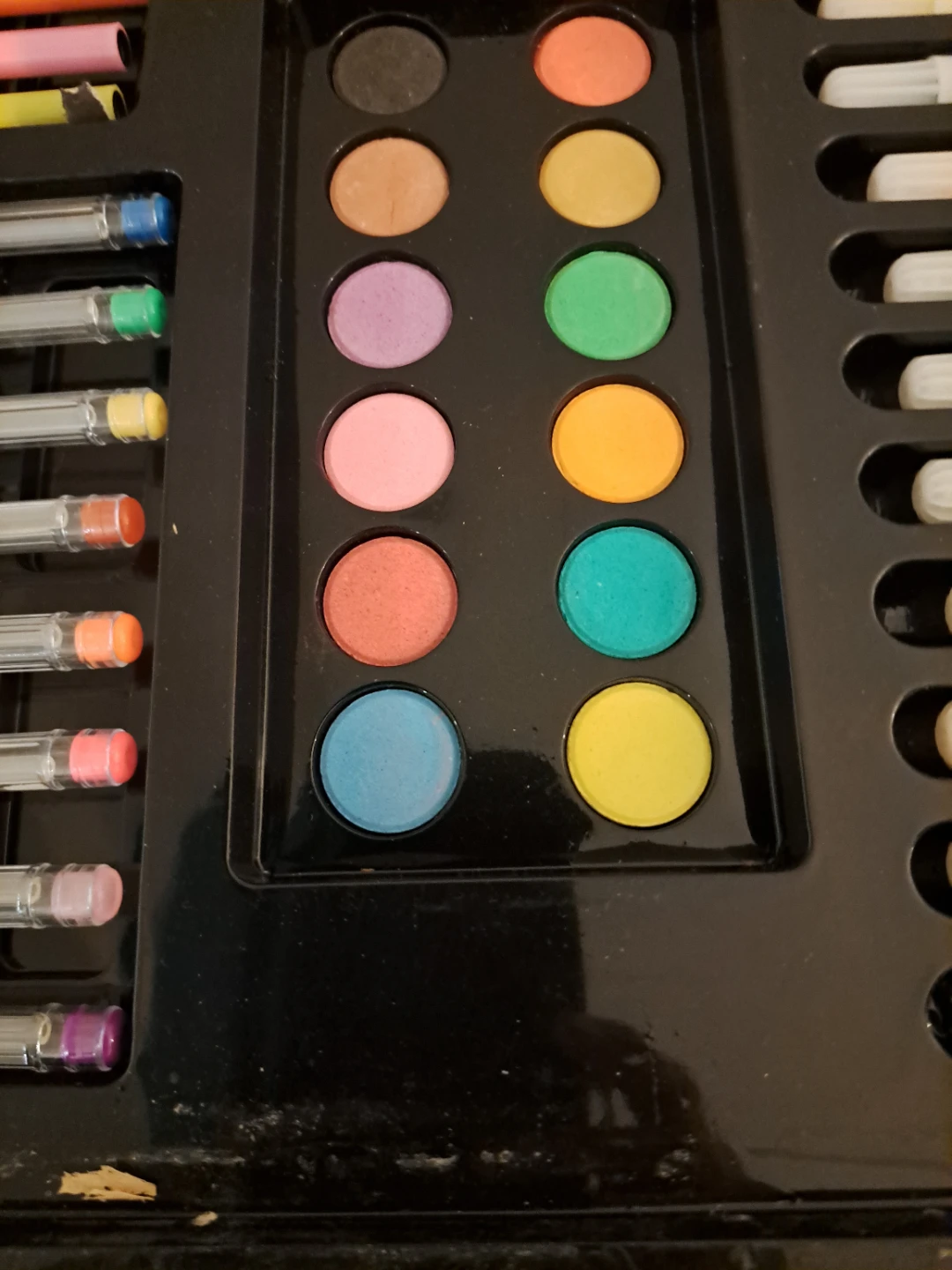 Deluxe Multi-Piece Art Supply Set - photo 2