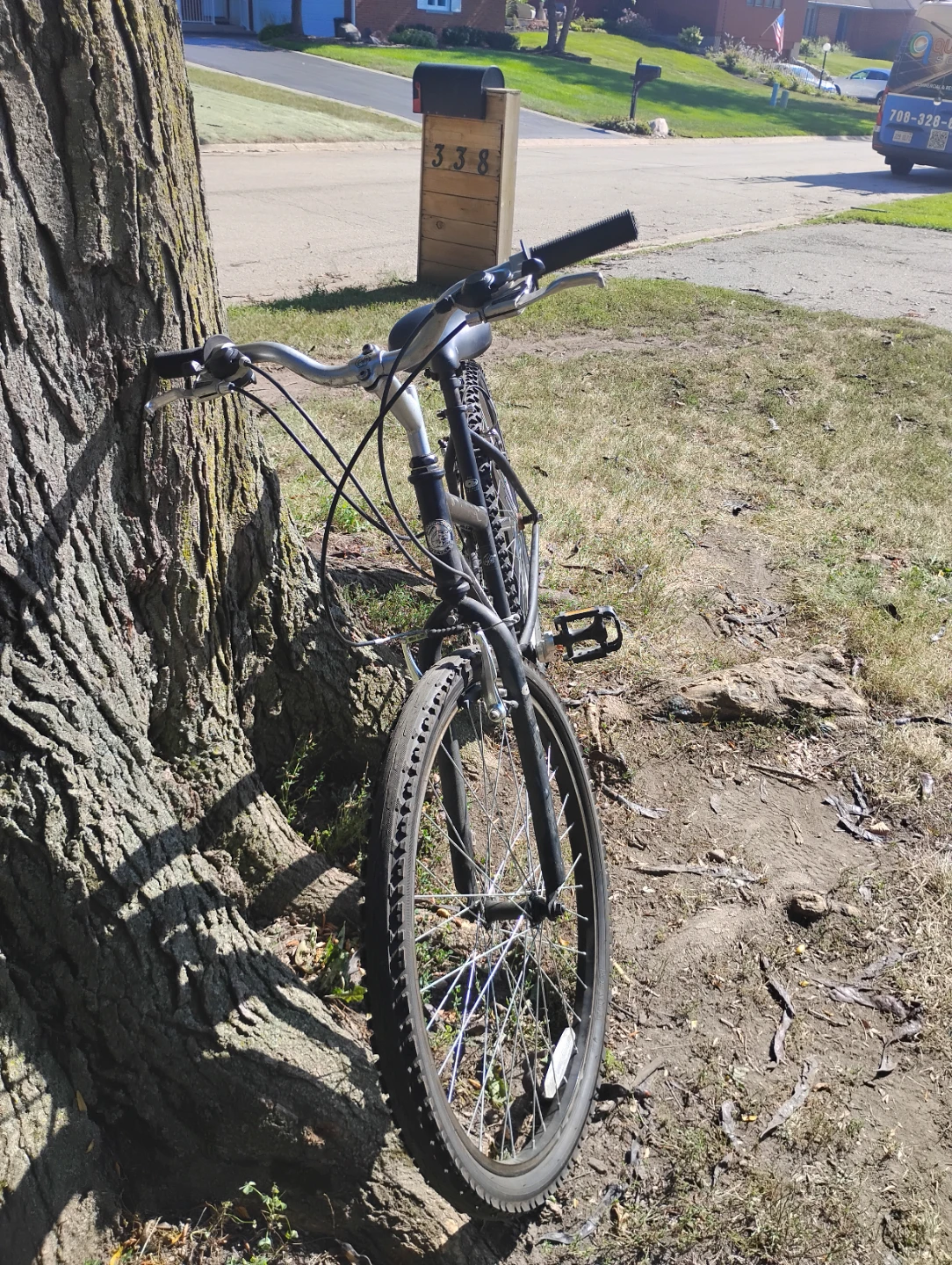 Mongoose Mountain Bike - photo 3