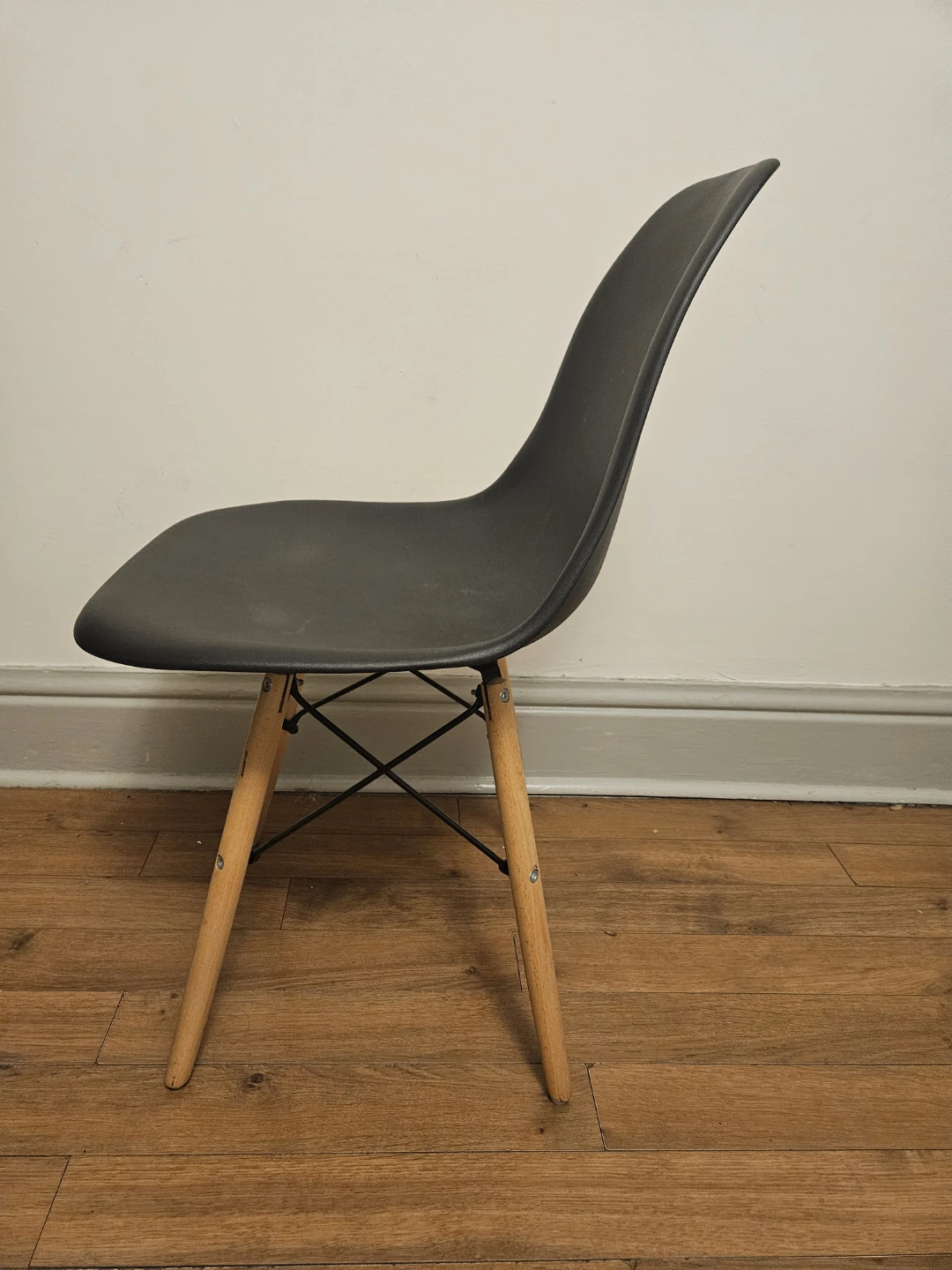Plastic chair - photo 2
