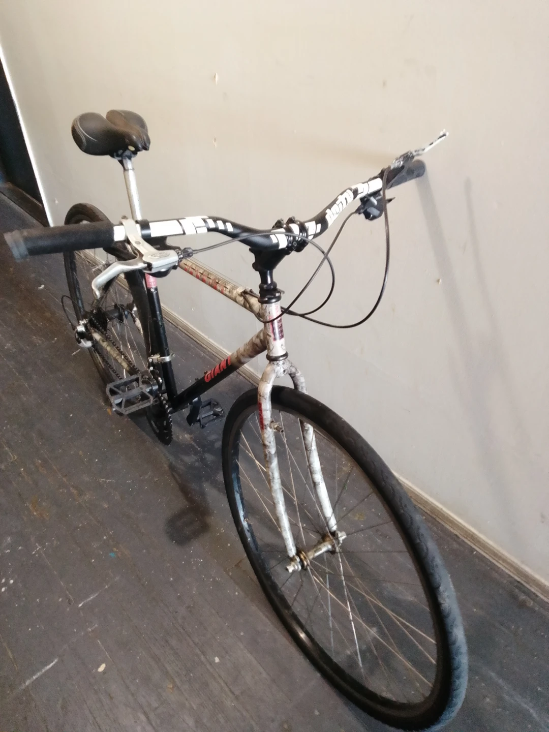 Giant Hybrid Bicycle