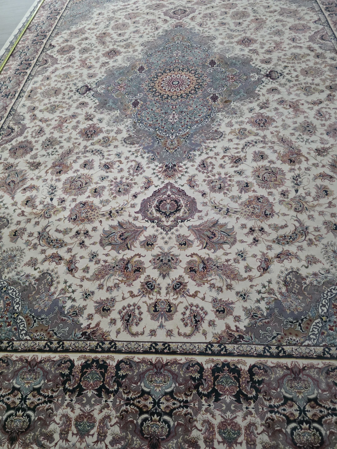 Traditional Persian-style rug - photo 3