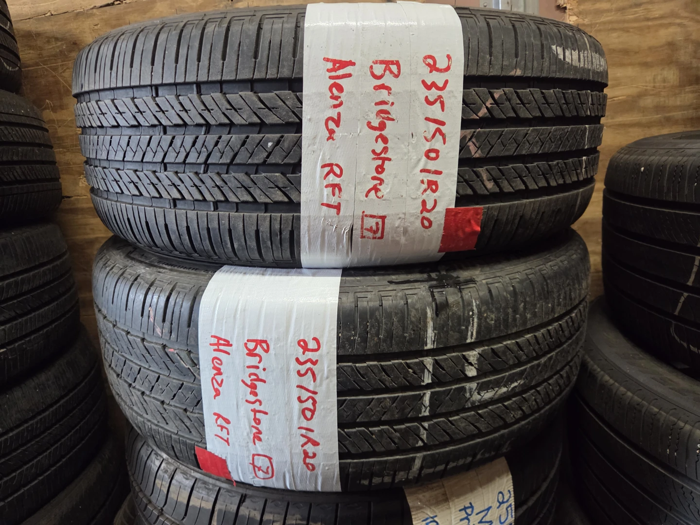 Bridgestone Alenza RFT 235/50R20 Tires