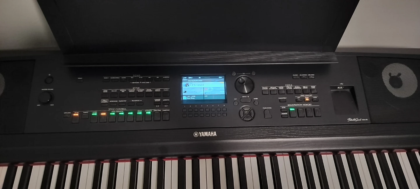 Yamaha DGX-670 Digital Piano - photo 2