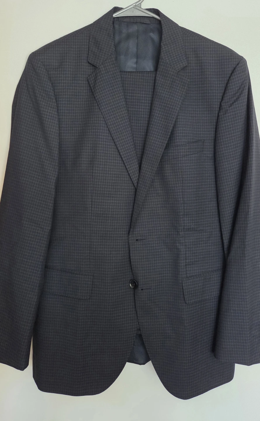 HUGO BOSS Suit Size 36R