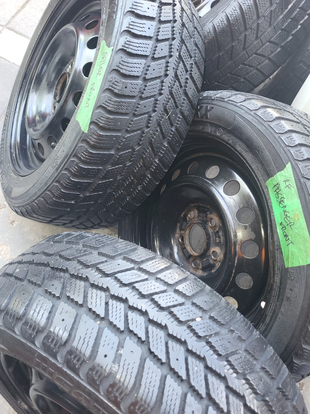 Set of four winter tires mounted on black steel - photo 4