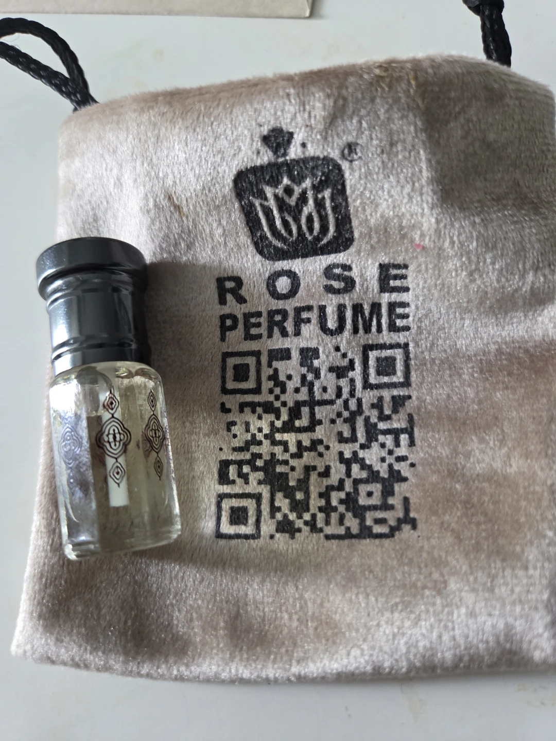 Rose Perfume Oil with Velvet Pouch - photo 5