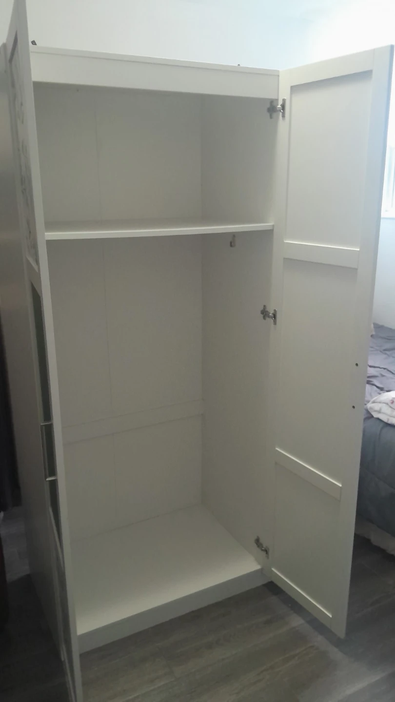 Three-door wardrobe with decorative leaf pattern - photo 2