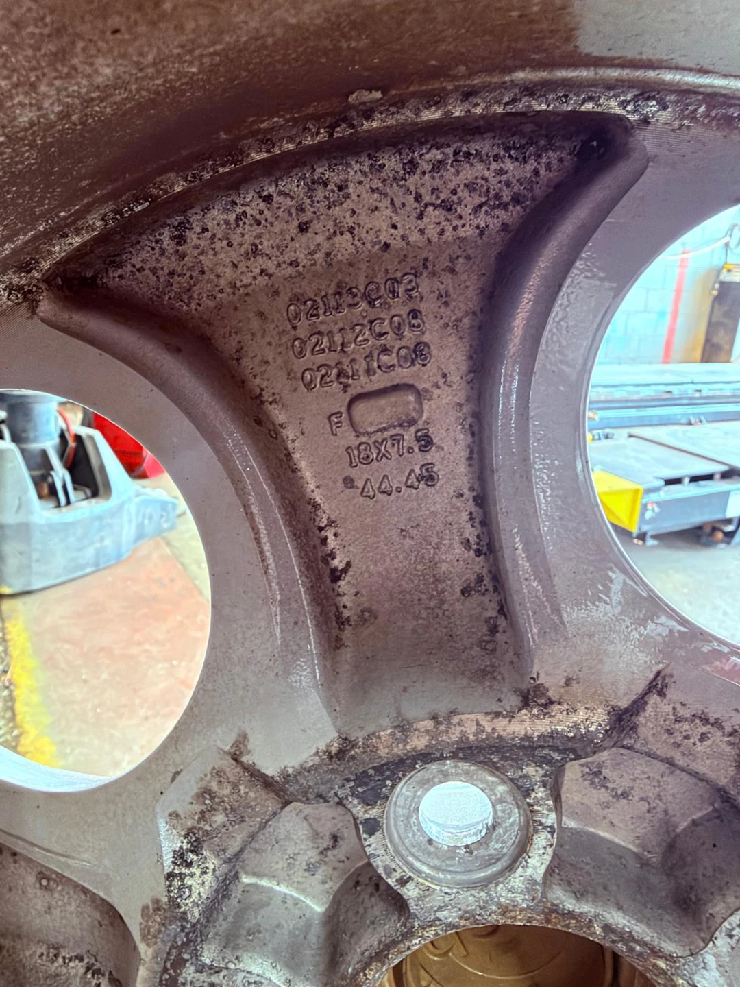 Jeep 18-inch Alloy Wheel Rim with working TPMS - photo 2