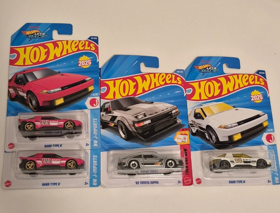 4 Hot Wheels Diecast Cars