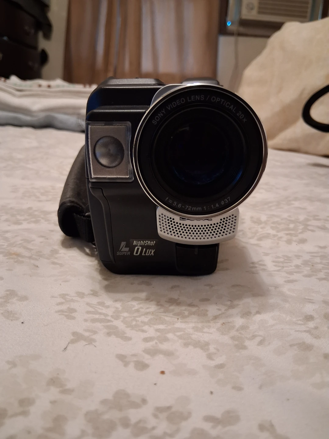 Sony Handycam Vision CCD-TRV98 Camcorder - photo 4