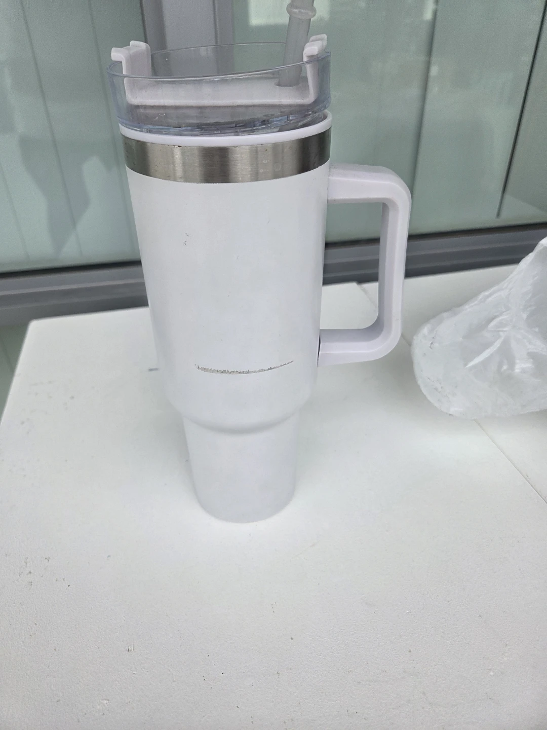 White Insulated Tumbler with Handle - photo 3