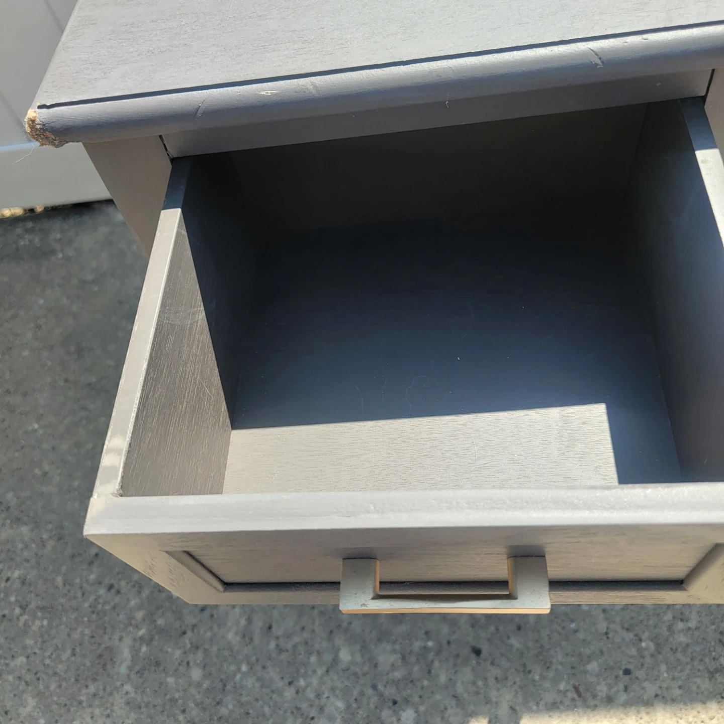 Gray Charging End Table $50 - photo 5