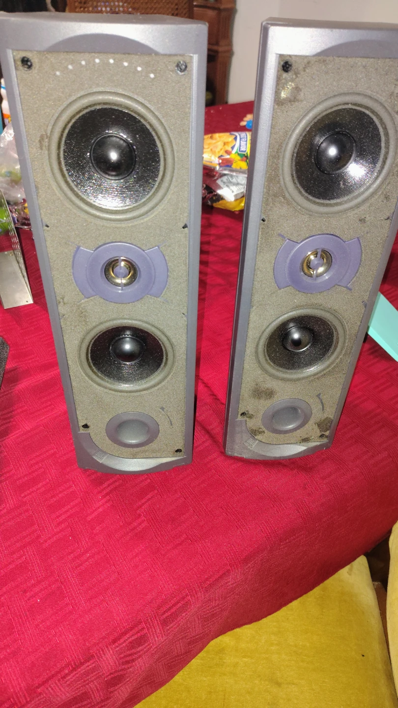 Pair of JBL Tower Speakers - photo 2