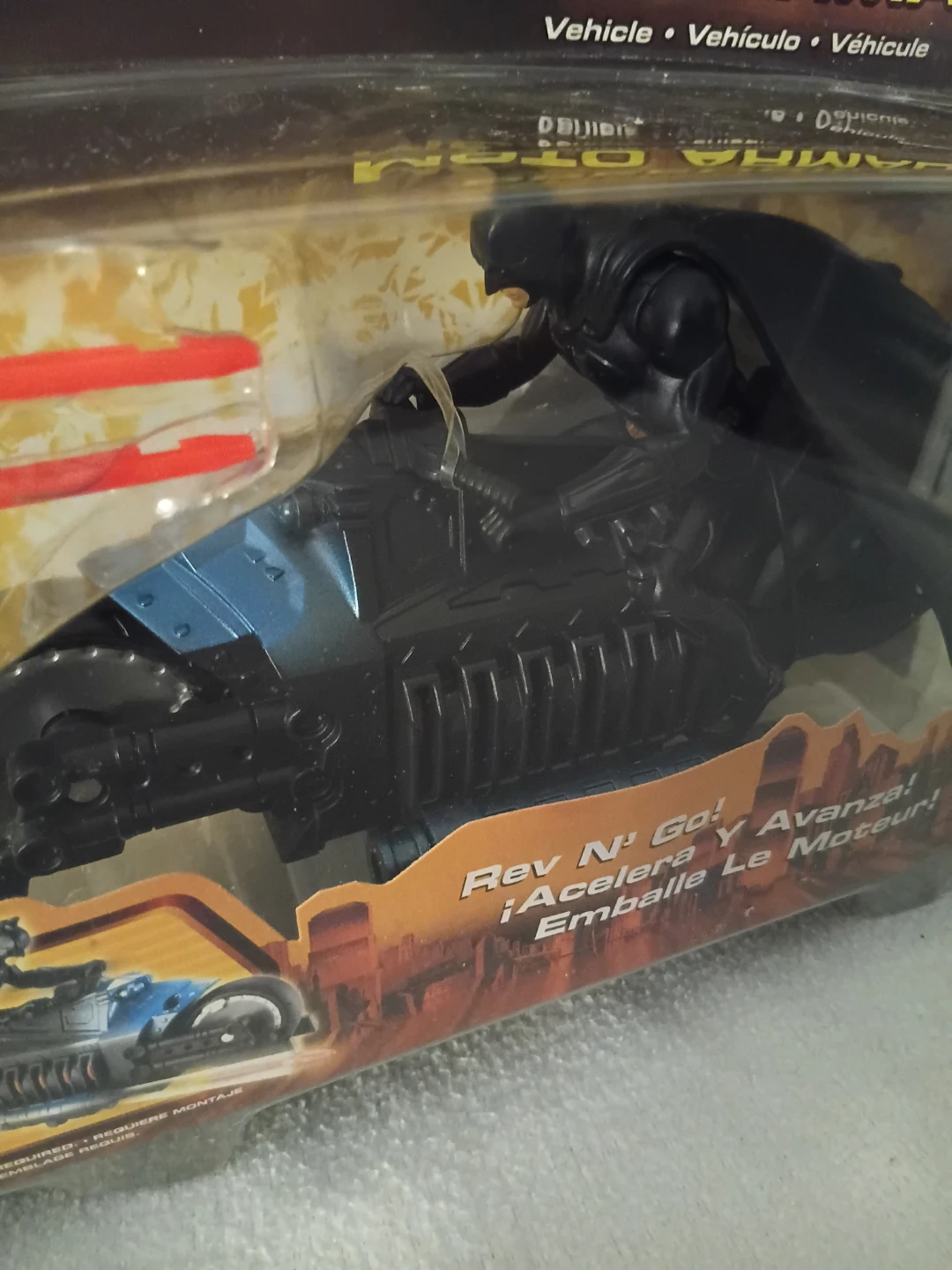 Batman Begins Armored Speedbike Moto Armada Rev N' Go - photo 2