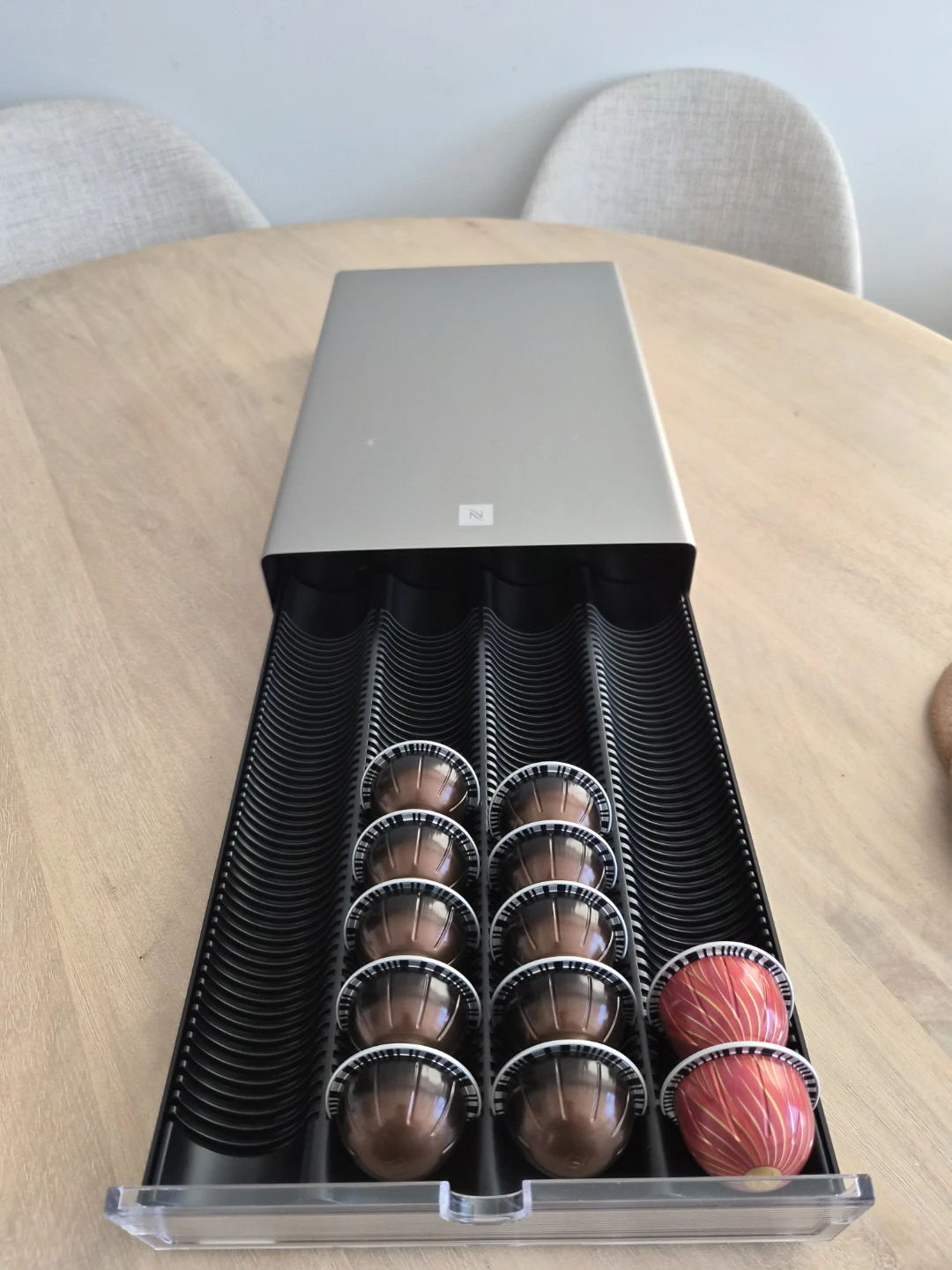 Nespresso Vertuo Next + Capsule Drawer + Descaling Kit - photo 4