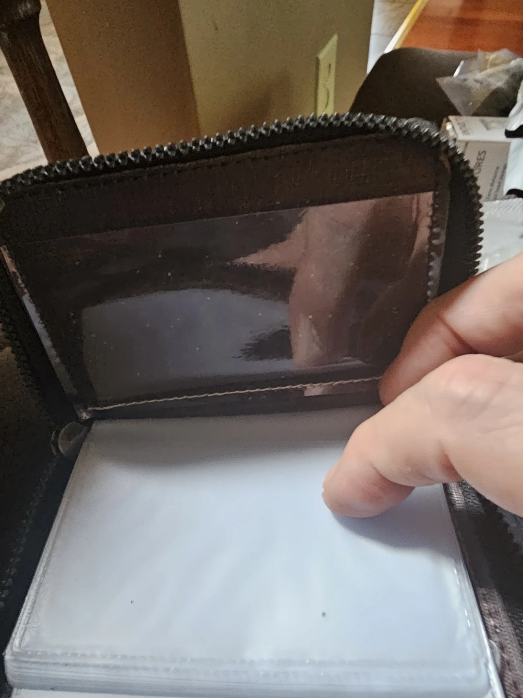 Leather zippered wallet - photo 2