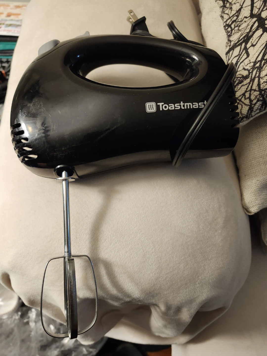 Toastmaster Hand Mixer (with one beater)
