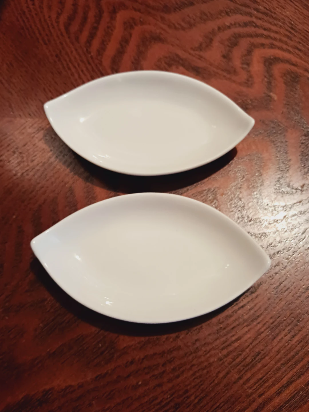 Set of 2 Small Leaf Shaped Dipping Dishes for Guacamole/relish - photo 3