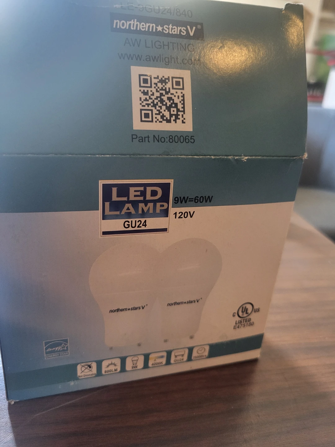 BNIB - 2pkNorthern Stars LED GU24 Light Bulb 9W