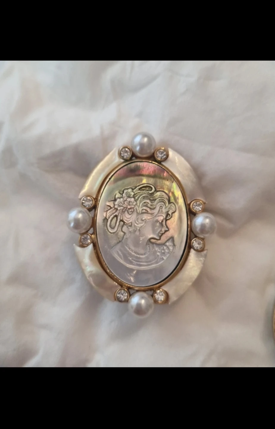 Vintage Butler Cameo Clip-On Earrings - photo 2