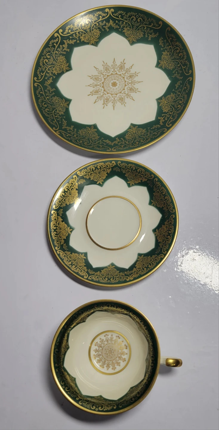 Vintage Elegant Green and Gold Porcelain Tea Set - photo 2