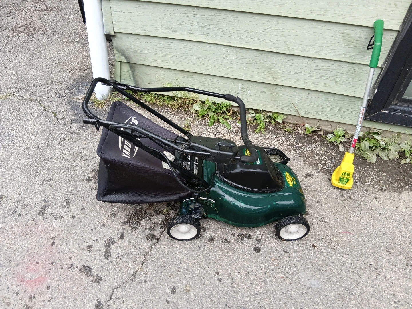 Yardworks 14" Electric Compact Lawn Mower & Weed Trimmer - photo 4
