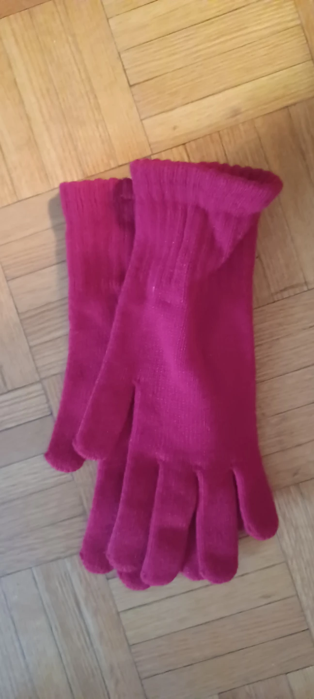 Magenta Knit Gloves 🏈
