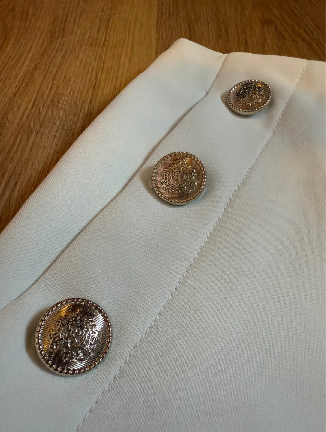 Ted Baker White Button Detail Shorts Size 0 - photo 3
