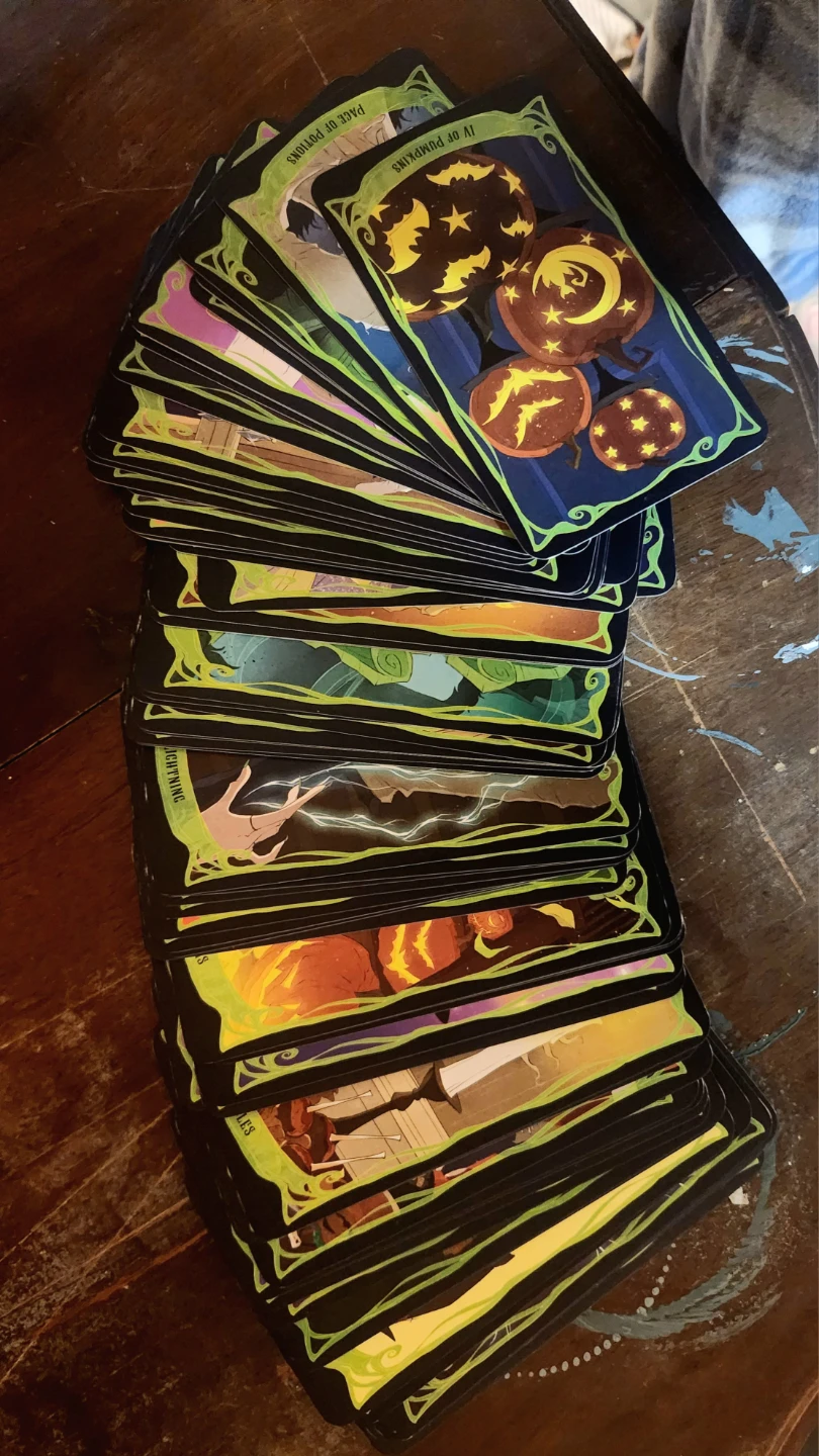 Disney Hocus Pocus Tarot Deck and Guidebook - photo 2