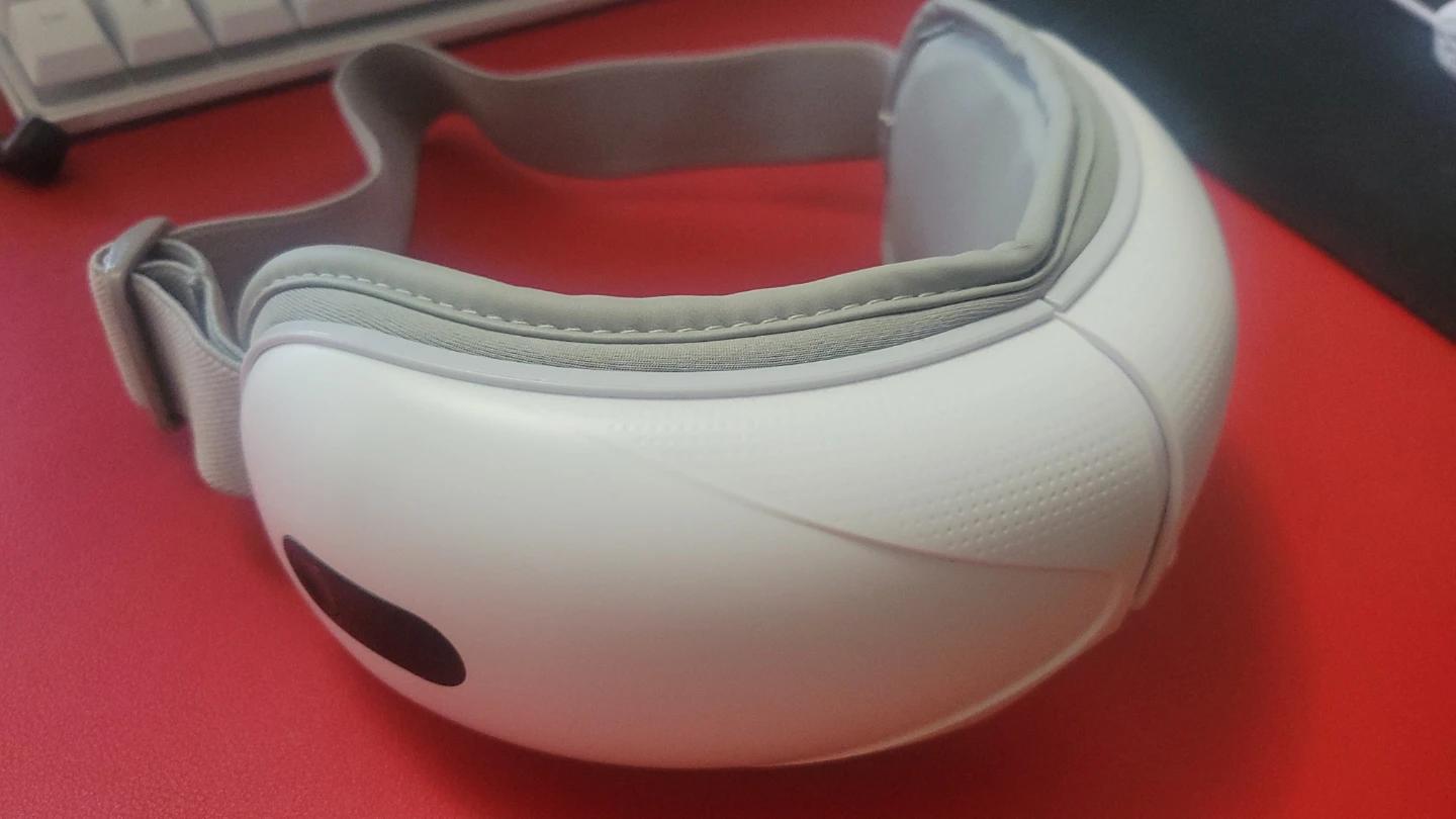 Electronic eye massager