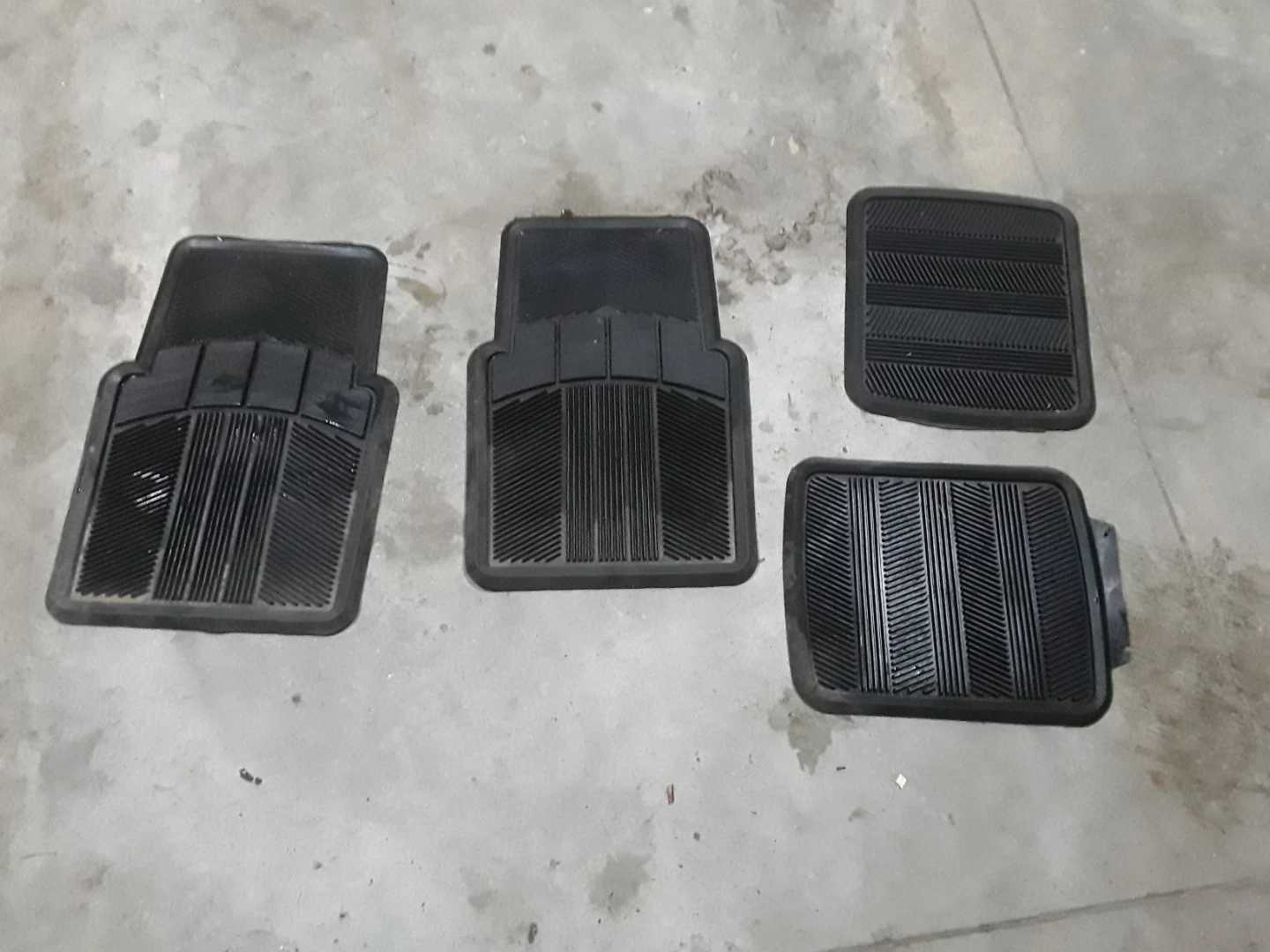 Set of 4 Universal Black Rubber Floor Mats