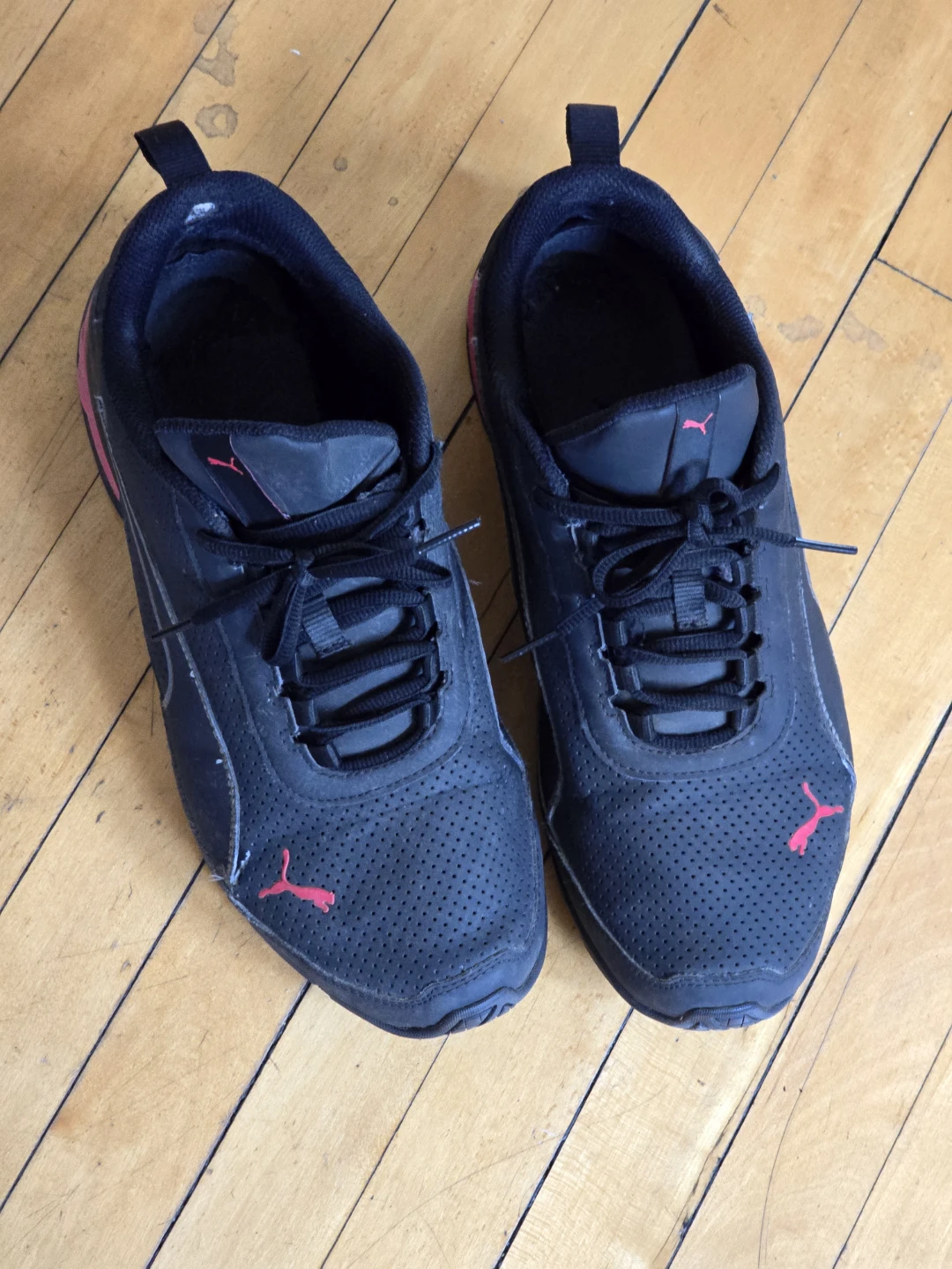 🏈Puma Black and Pink Sneakers