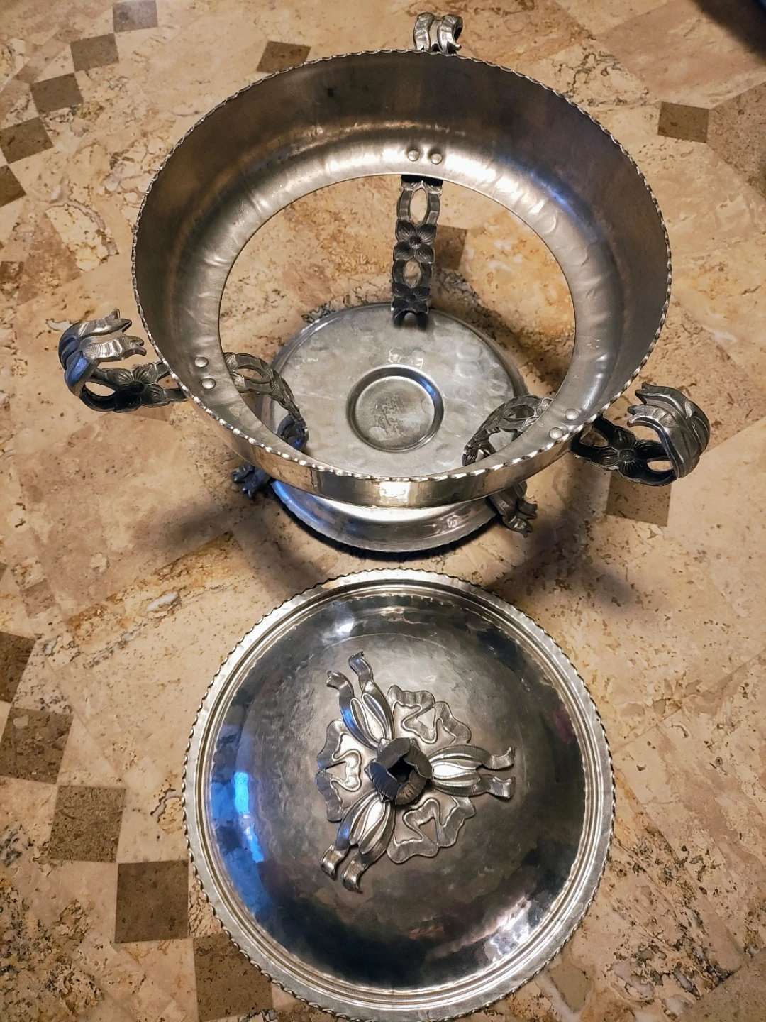 Vintage Hammered Aluminum Food Warmer Chafing Stand NO Dish - photo 4
