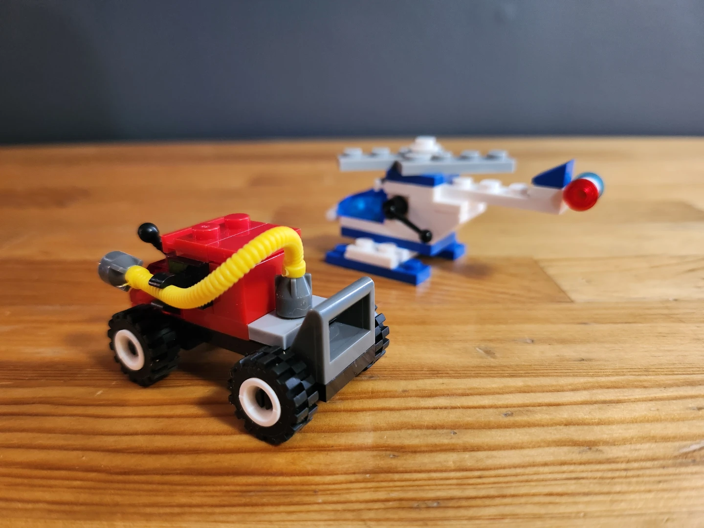 Jie Star Mini Fire Truck and Police Helicopter Mini Brick Set - photo 2