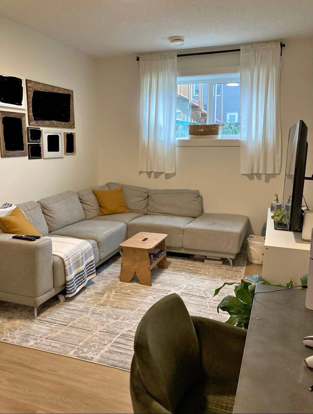 1 bedroom basement
