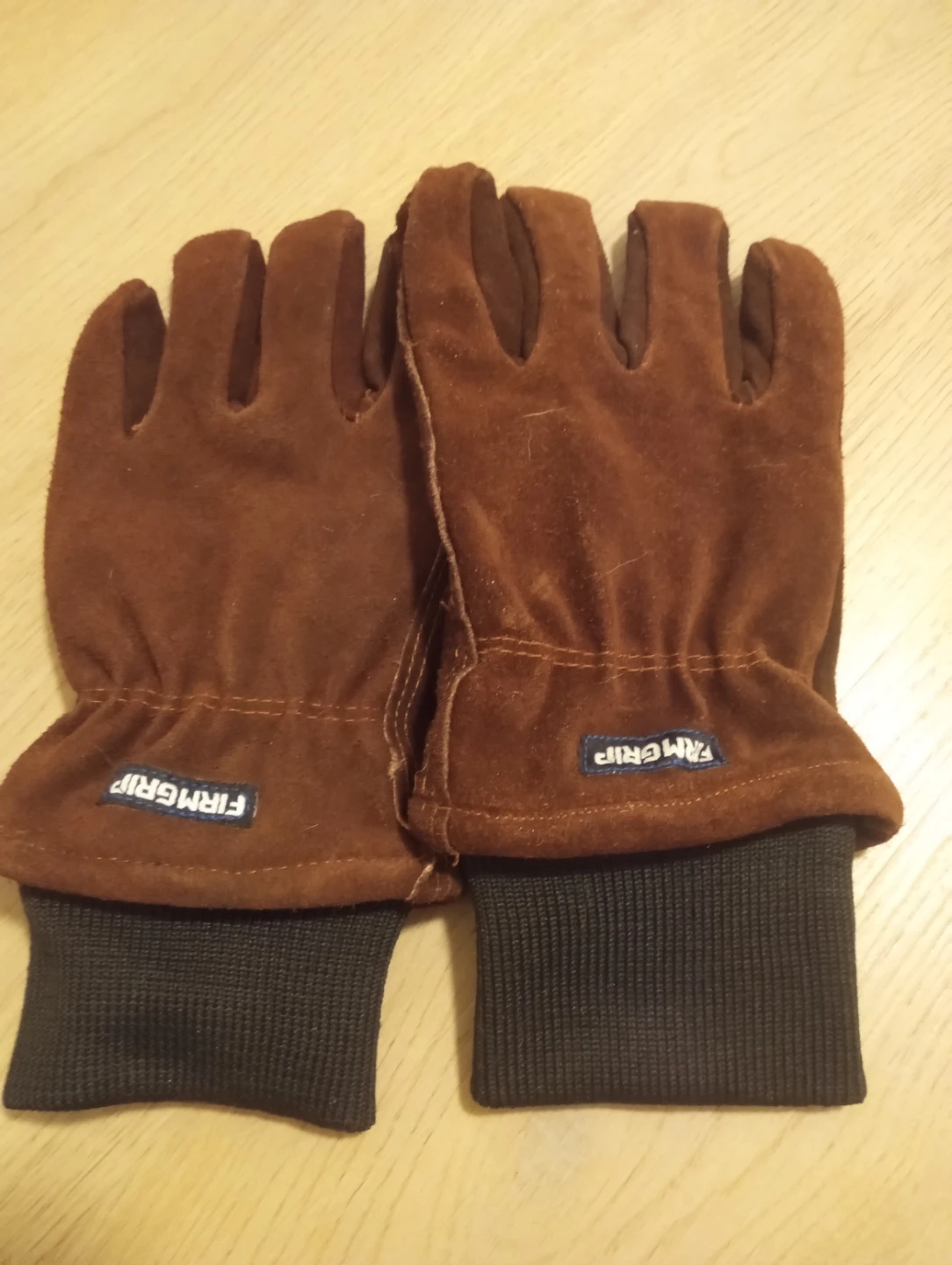 Leather Gloves sz L wear once . $10. Cleaning up the closet.