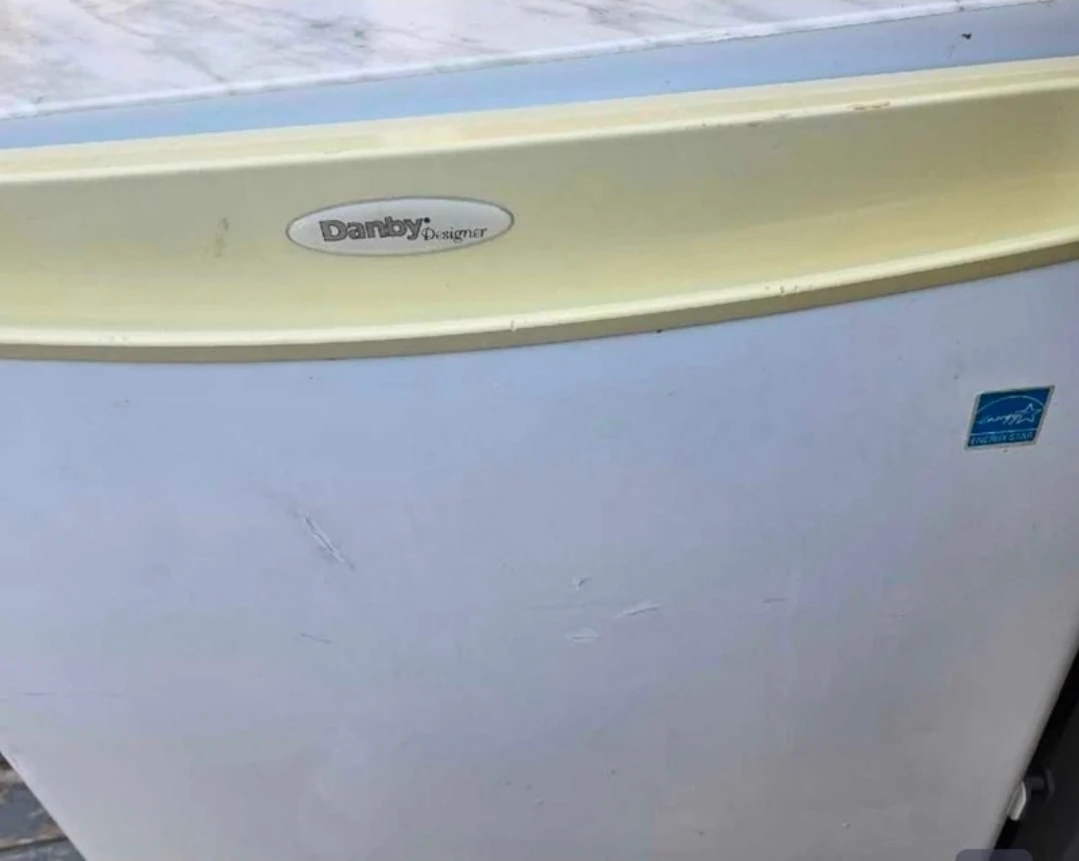 Danby Designer Mini Fridge/Freezer