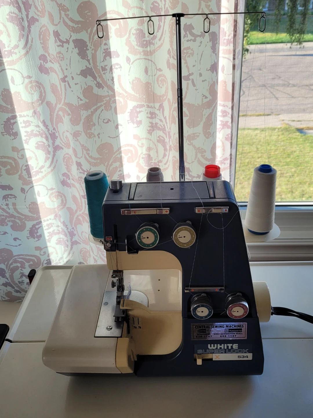 White Super Lock 534 Serger
