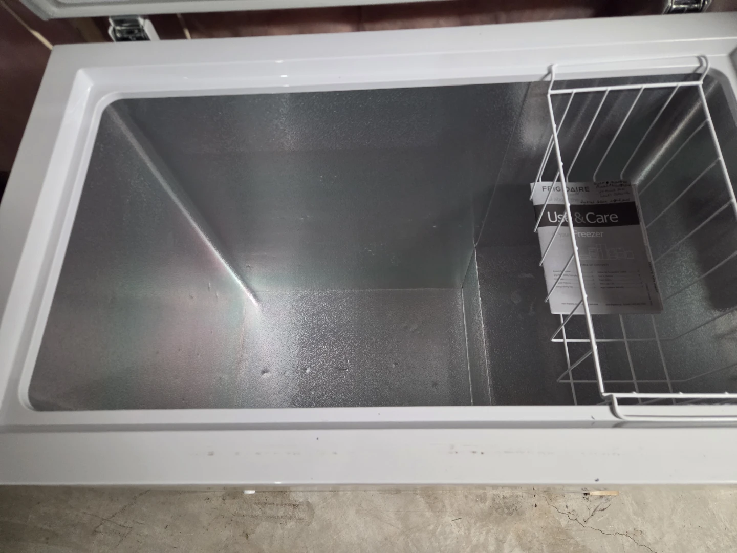 Frigidaire freezer - photo 2