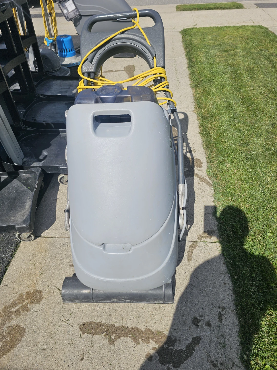 Commercial Carpet Cleaner - photo 2
