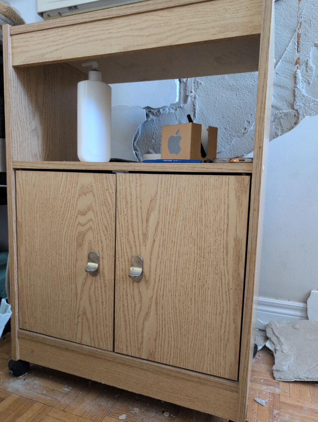 Portable shelf with wheels and drawers