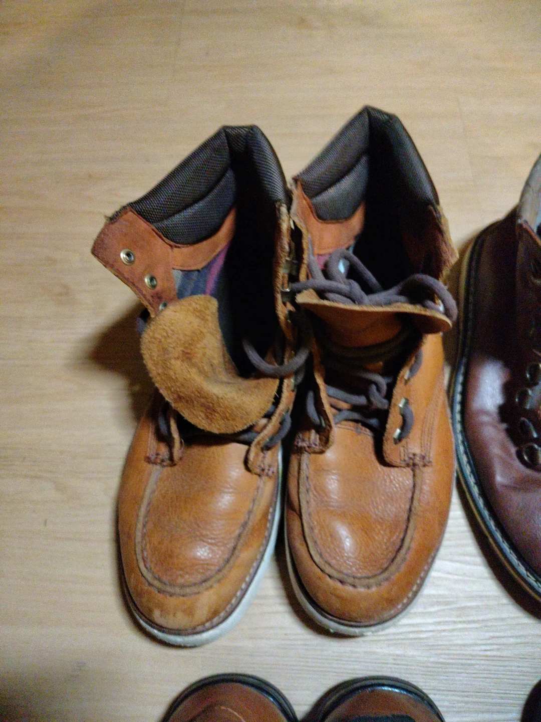 Lot of 4 Pairs of Assorted Men's Shoes - photo 4