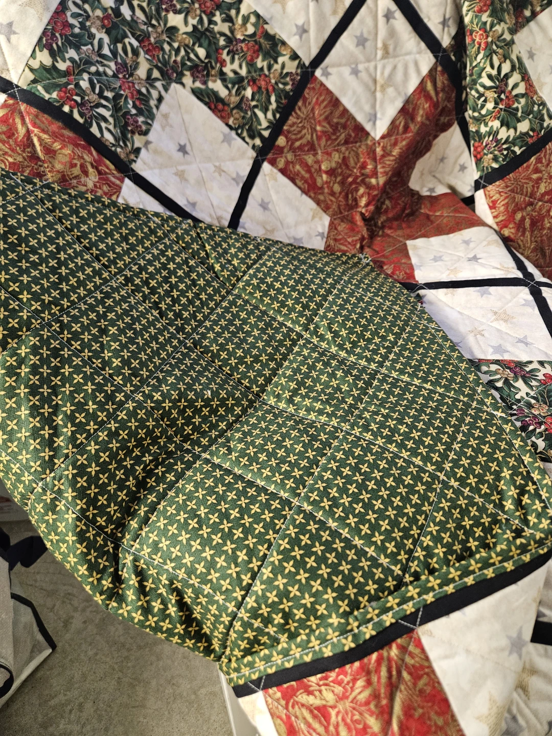 2, Reversible Holiday Quilts - photo 2