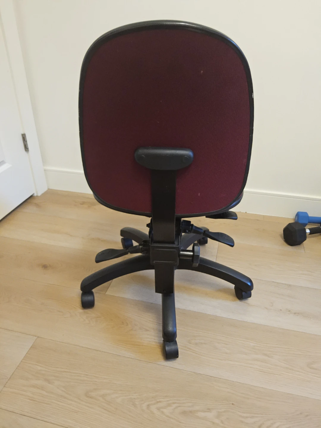 Red Office Chair - photo 2