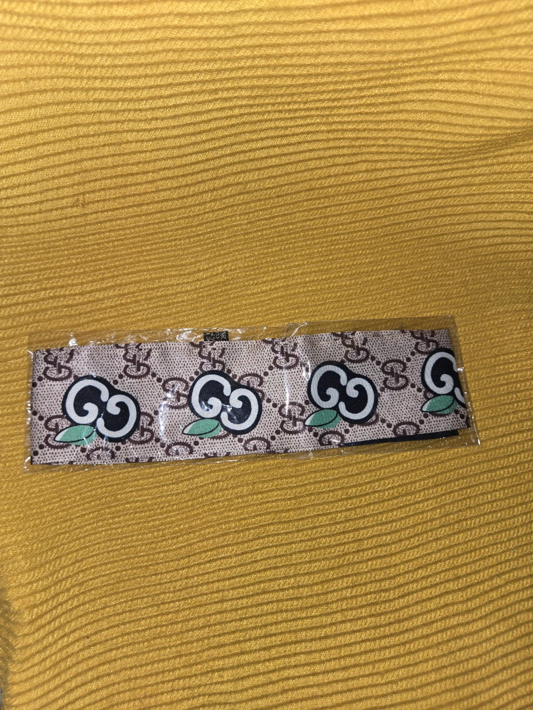 Gucci GG Fruit twilly