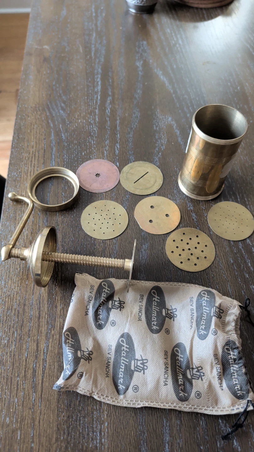 Hallmark Sev Sancha Brass Kitchen Press - photo 2