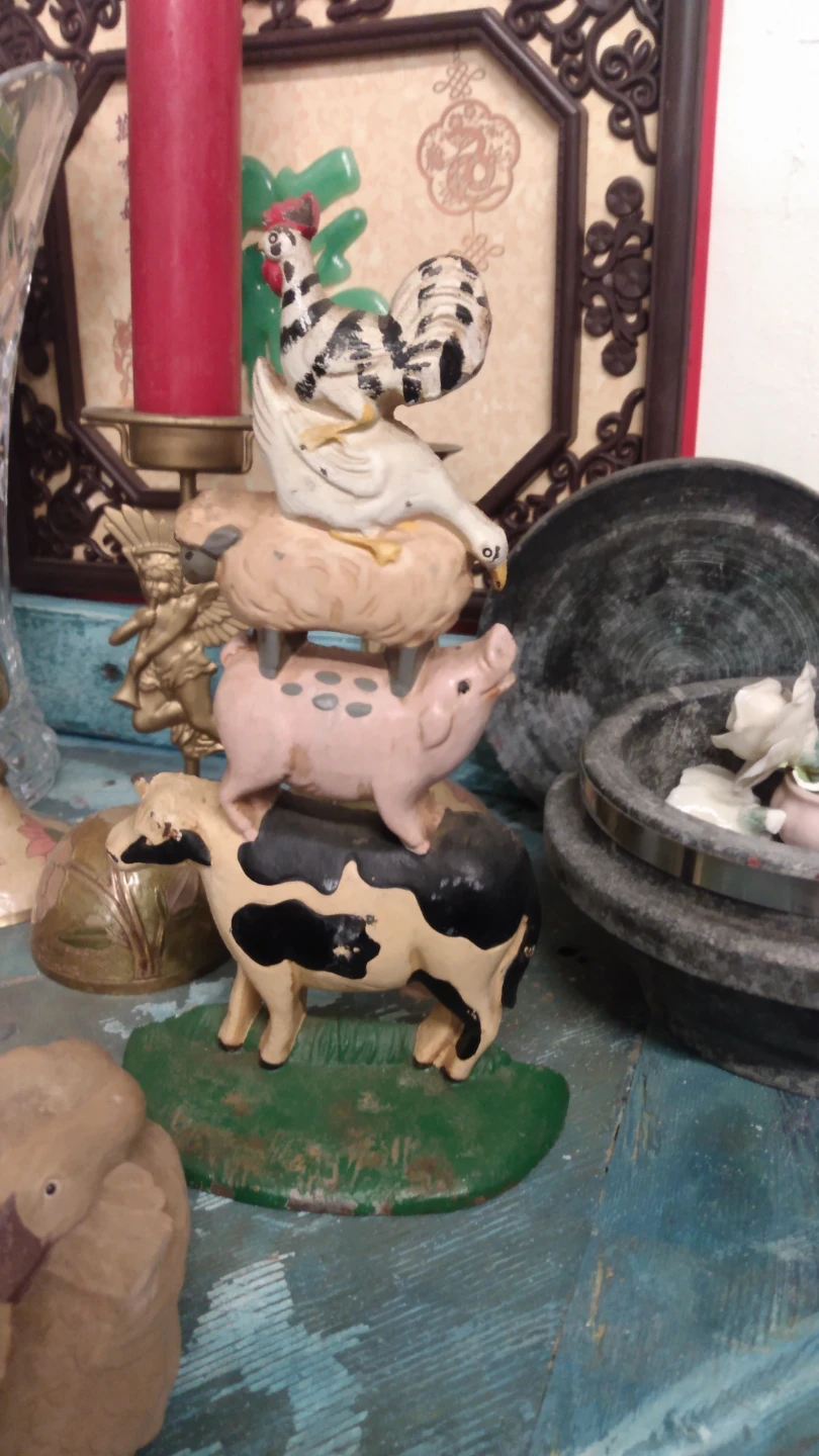 Cast Iron Stacked Animal Doorstop